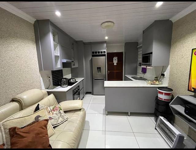 2 BEDROOM HOUSE FOR SALE IN LEFHERENG